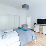 Comfortable Apartment Near Subway - Märzstraße Apartments