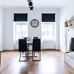 Comfortable Apartment Near Subway - Märzstraße Apartments