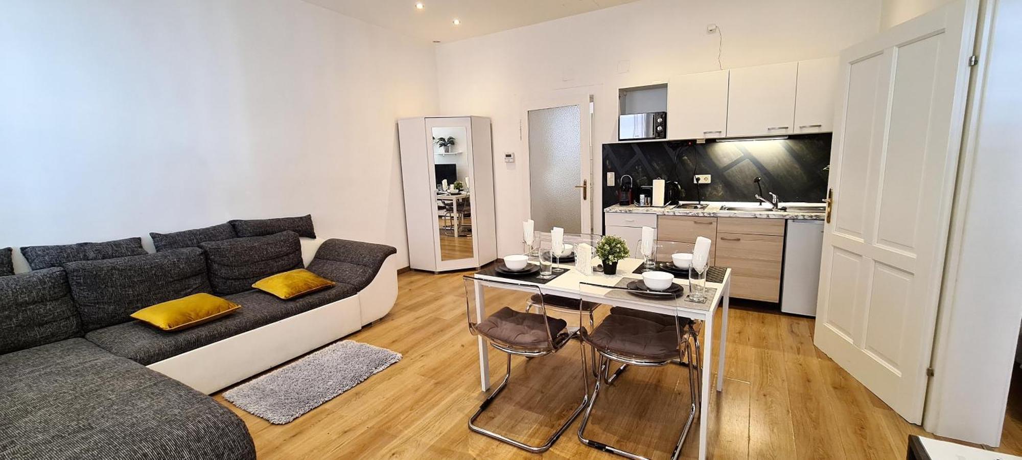 Comfortable Near Subway - Märzstraße Apartment *